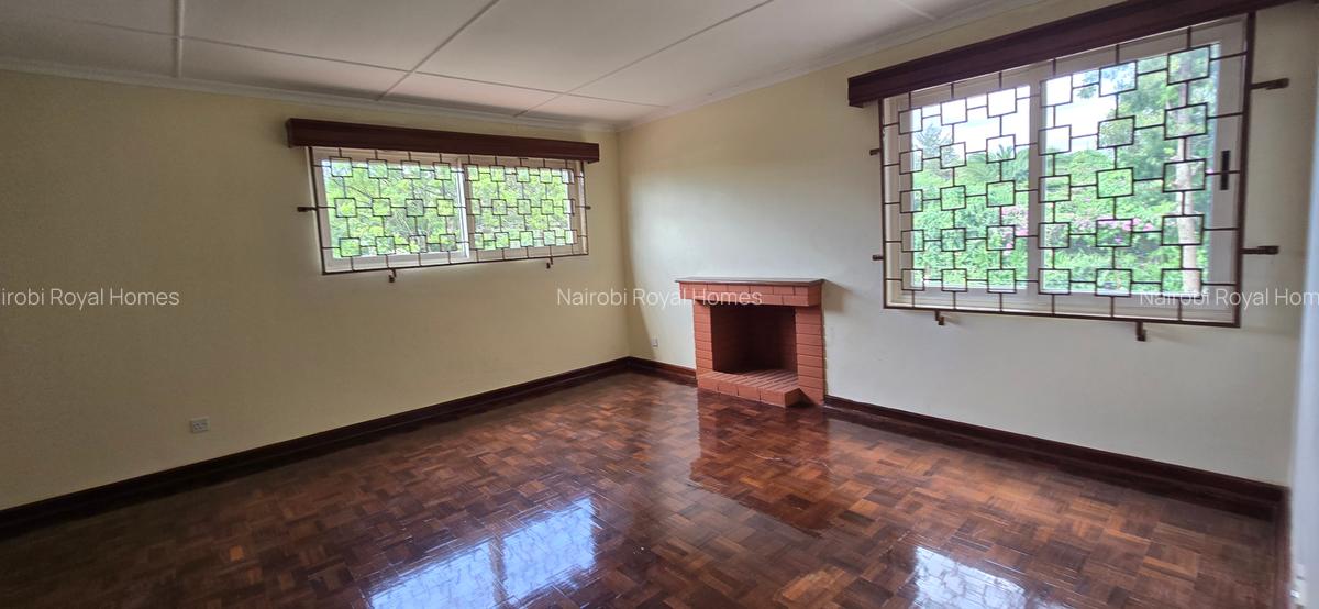 4 Bed Townhouse with En Suite at Lavington Off Convent Drive - 7