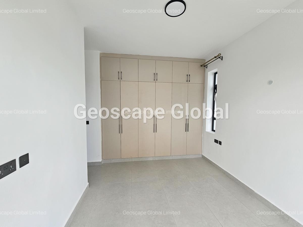 2 Bed Apartment with En Suite in Brookside - 8