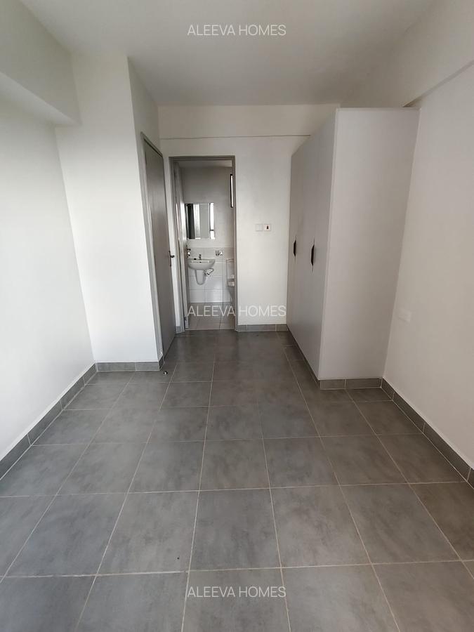 2 Bed Apartment with En Suite in Garden Estate - 8