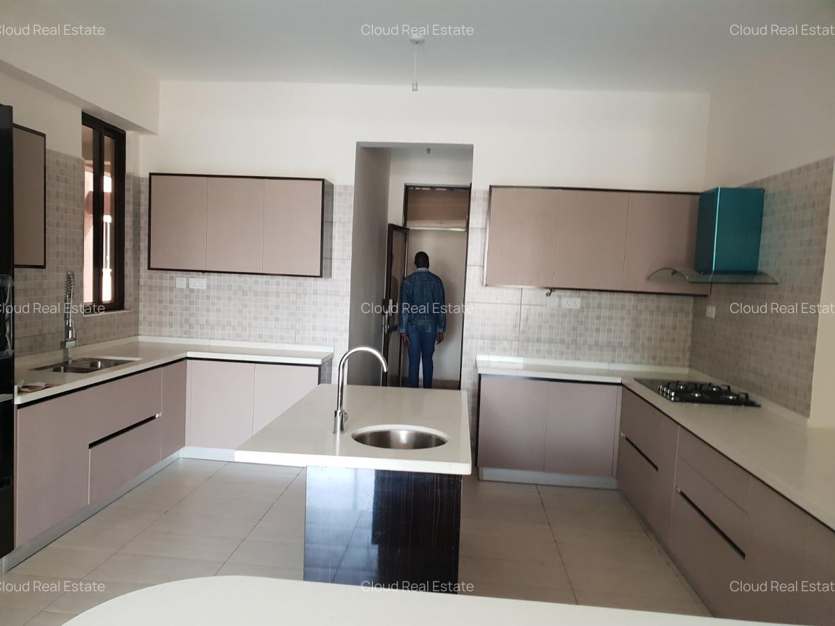 3 Bed Apartment with En Suite in Westlands Area - 13
