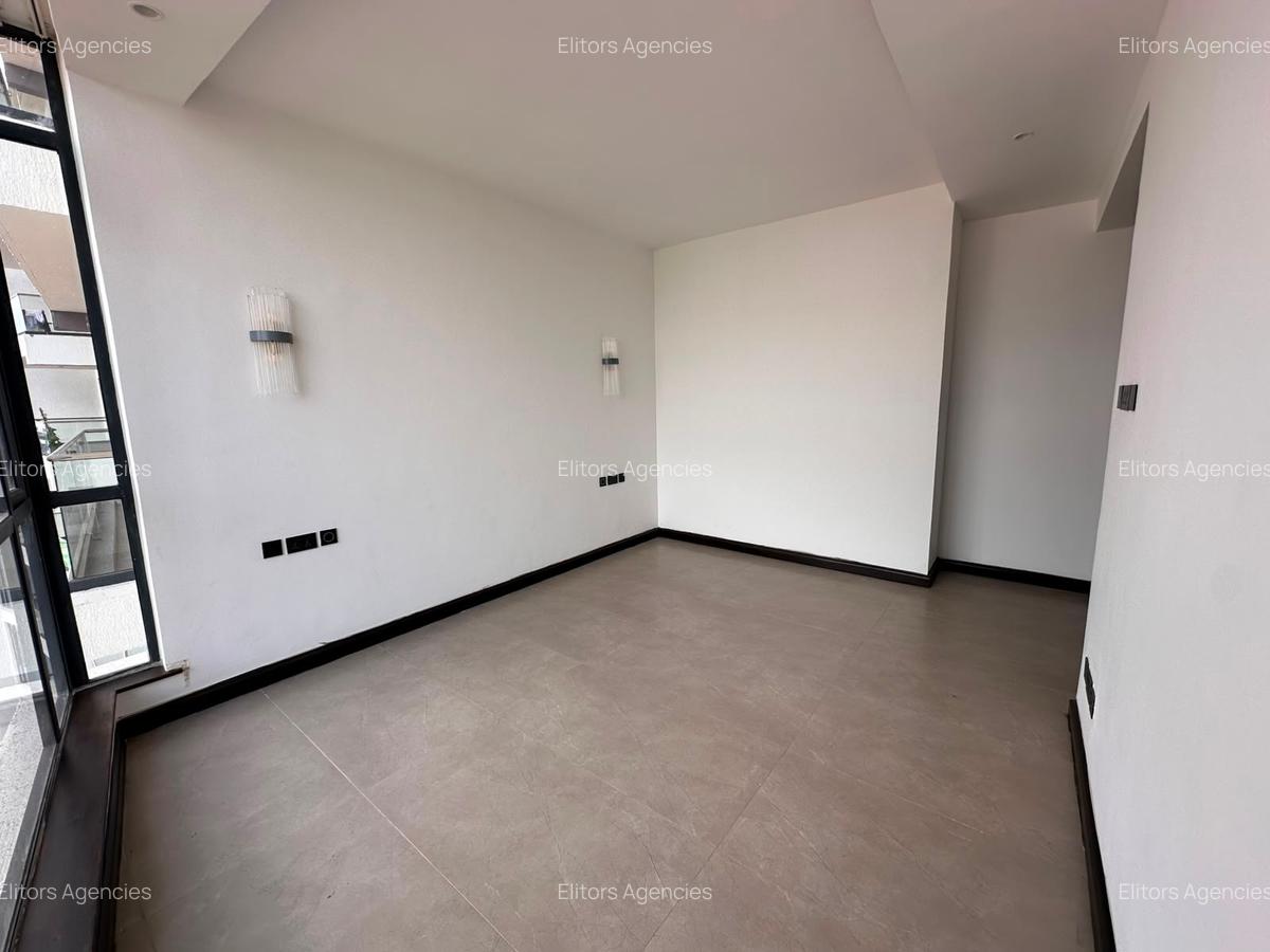 3 Bed Apartment with En Suite at Riverside Drive - 12