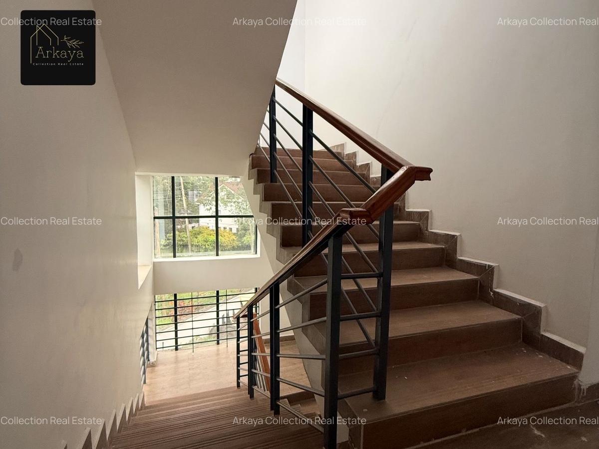4 Bed Townhouse with En Suite in Lavington - 9