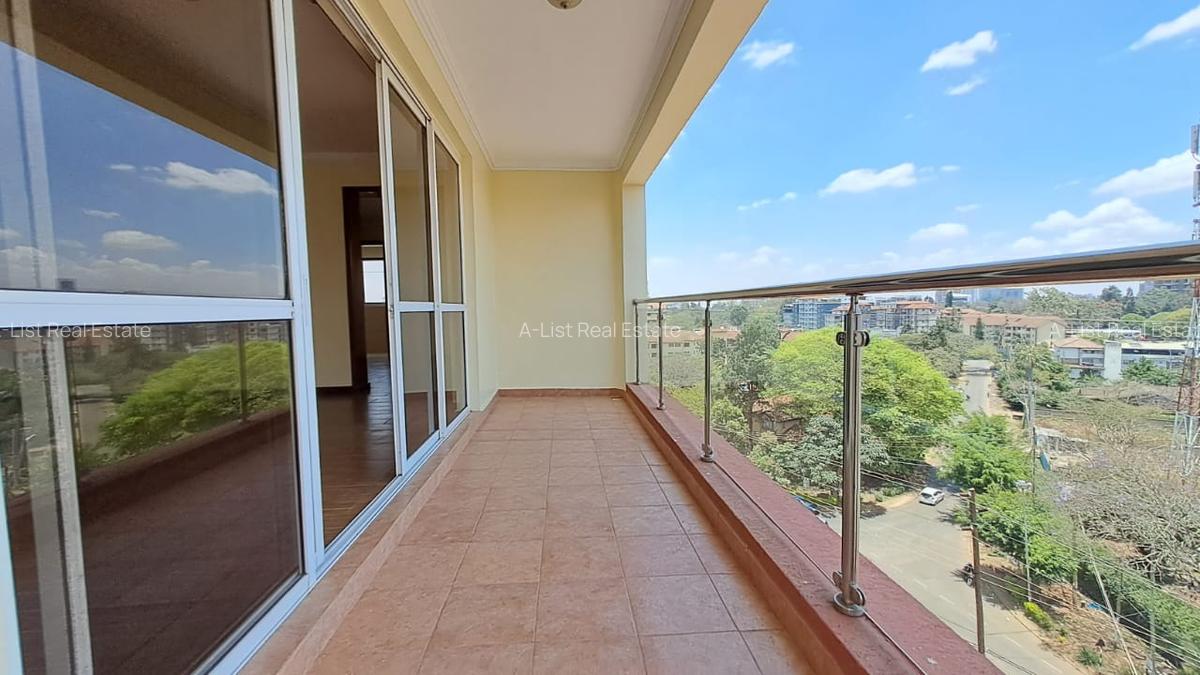 3 Bed Apartment with En Suite at Brookside Drive - 1