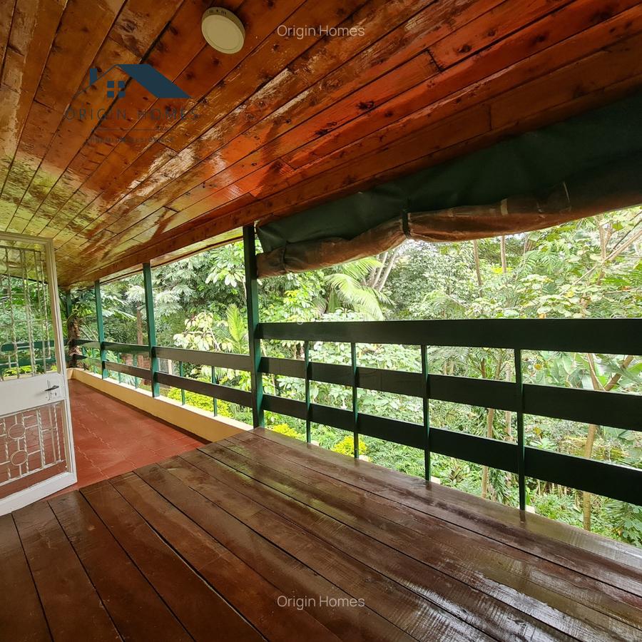 5 Bed House with En Suite at Lavington - 2