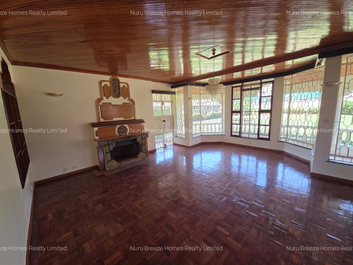 5 Bed House with En Suite in Runda - 2