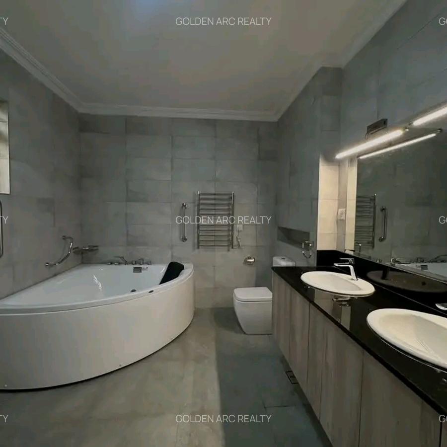 4 Bed Townhouse with En Suite in Karen - 14