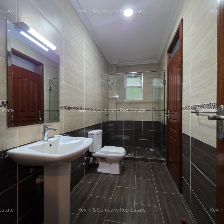 3 Bed Apartment with En Suite in Riverside - 12