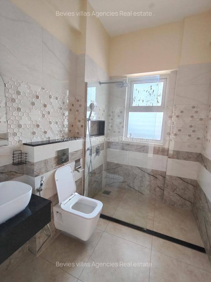 3 Bed Apartment with En Suite at Parklands - 7