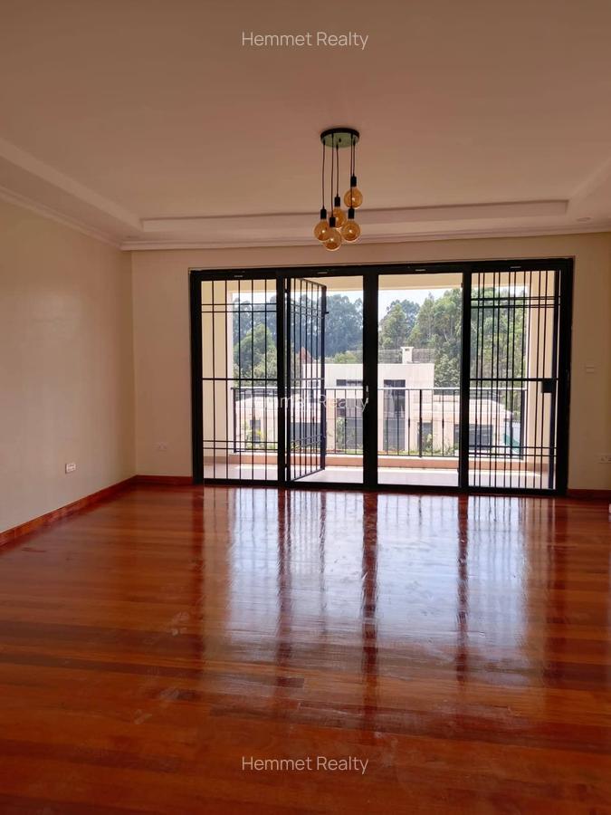 5 Bed House with En Suite in Loresho - 5