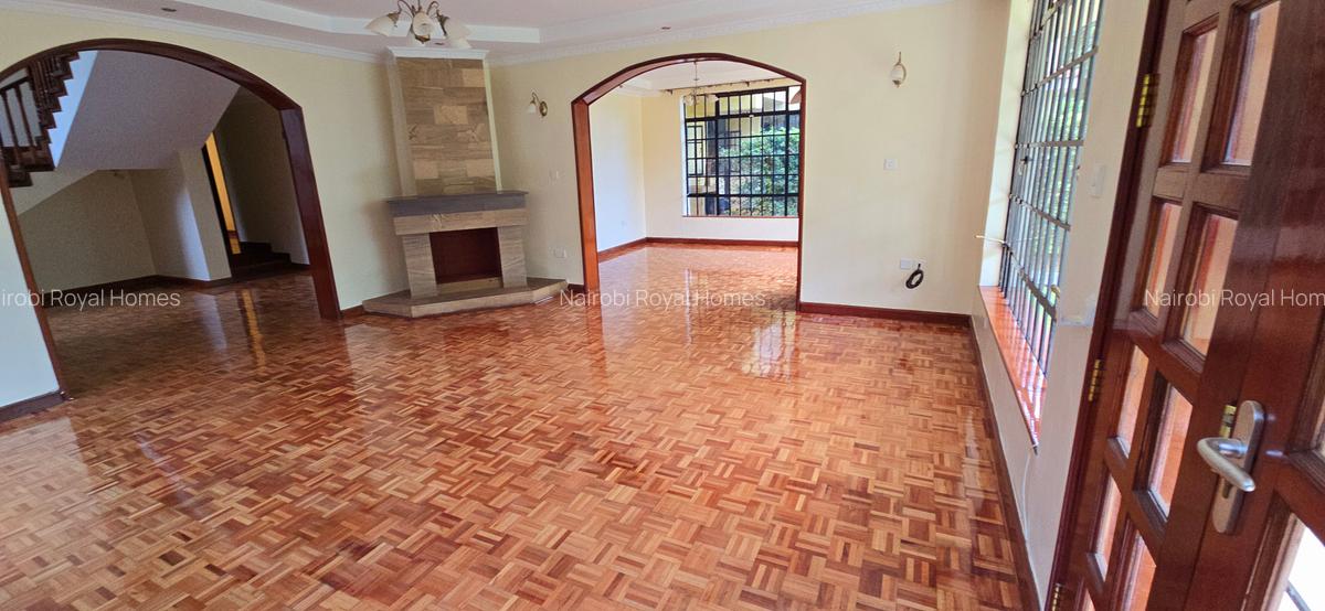 4 Bed Townhouse with En Suite at Lavington Off Convent Drive - 13