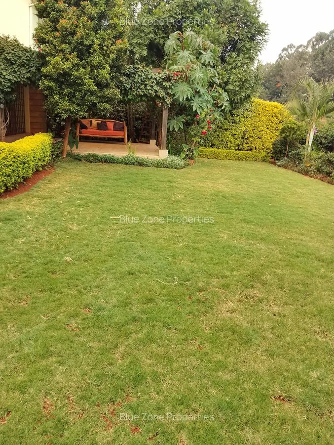 4 Bed Townhouse with En Suite at Close To Isk - 3