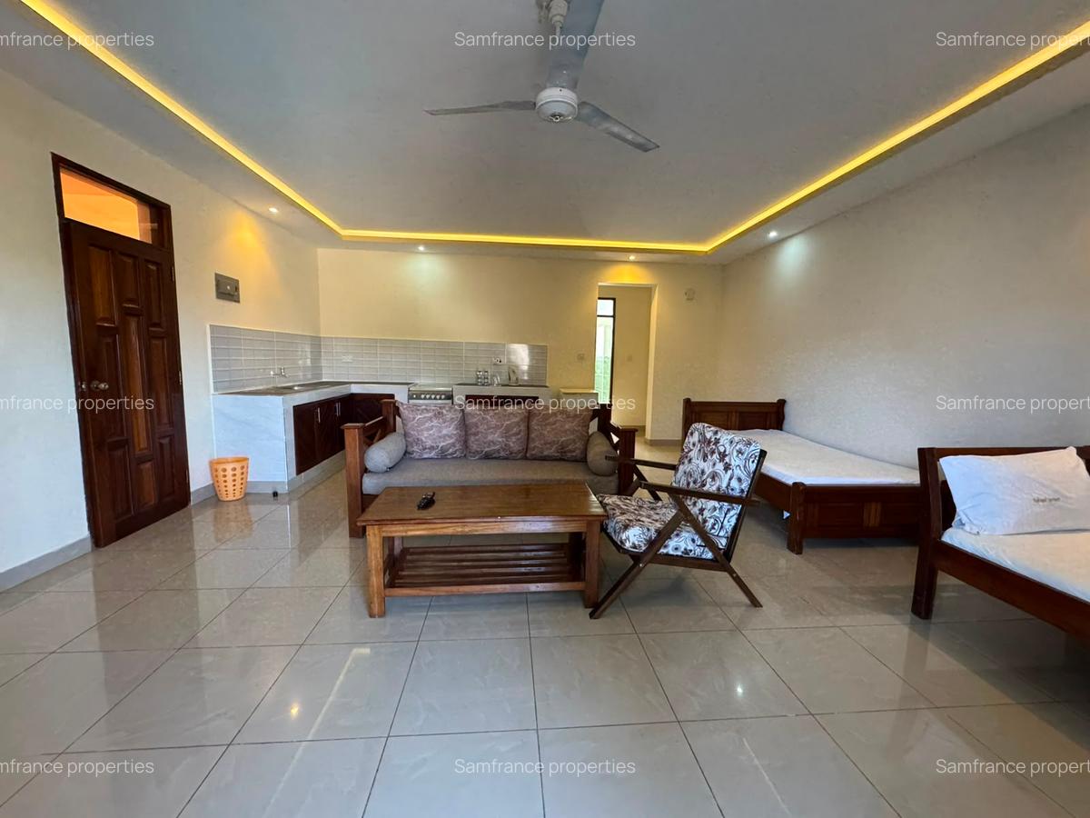 1 Bed Apartment with En Suite at Serena Road - 7
