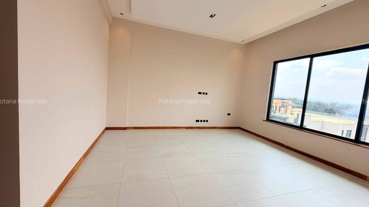 4 Bed Apartment with En Suite in Loresho - 11