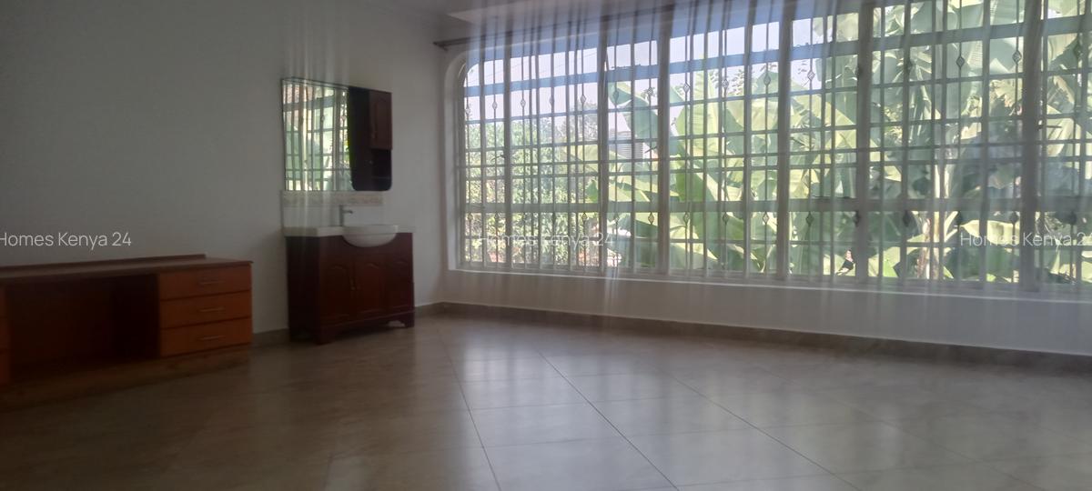 5 Bed House in Runda - 10