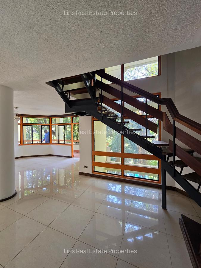 4 Bed Apartment with En Suite in Riverside - 6