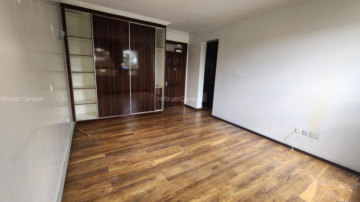 3 Bed Apartment with En Suite at Brookside Drive - 7