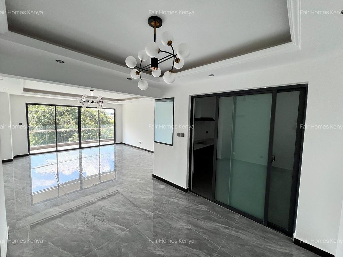 4 Bed Apartment with En Suite at Valley Arcade - 2