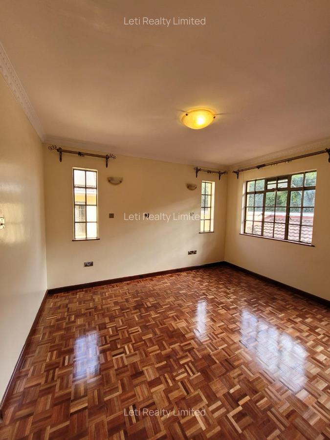 4 Bed Townhouse with En Suite in Lavington - 14