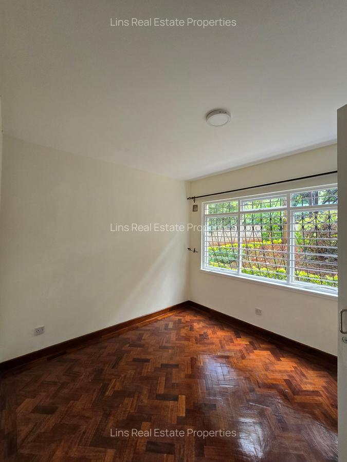 4 Bed House with En Suite in Runda - 11