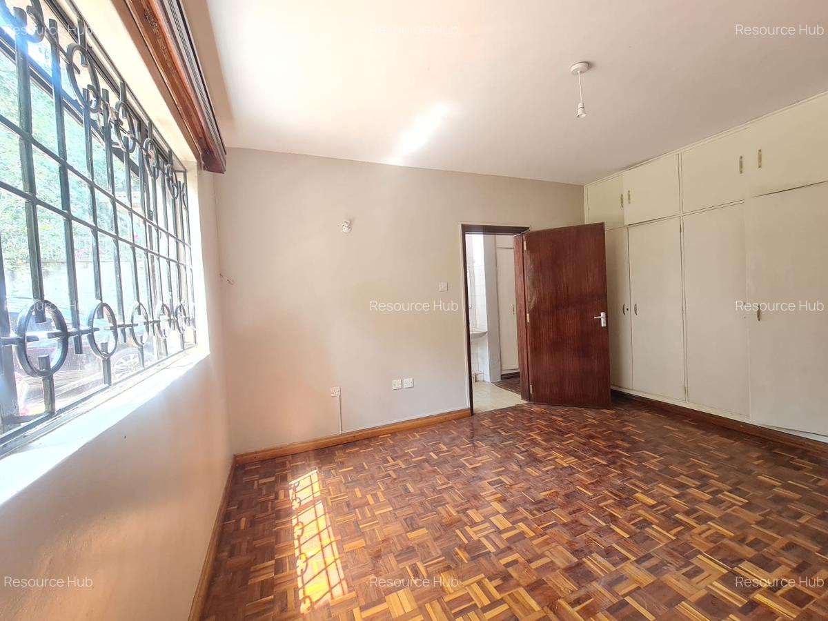 5 Bed House with En Suite at Nyari - 1