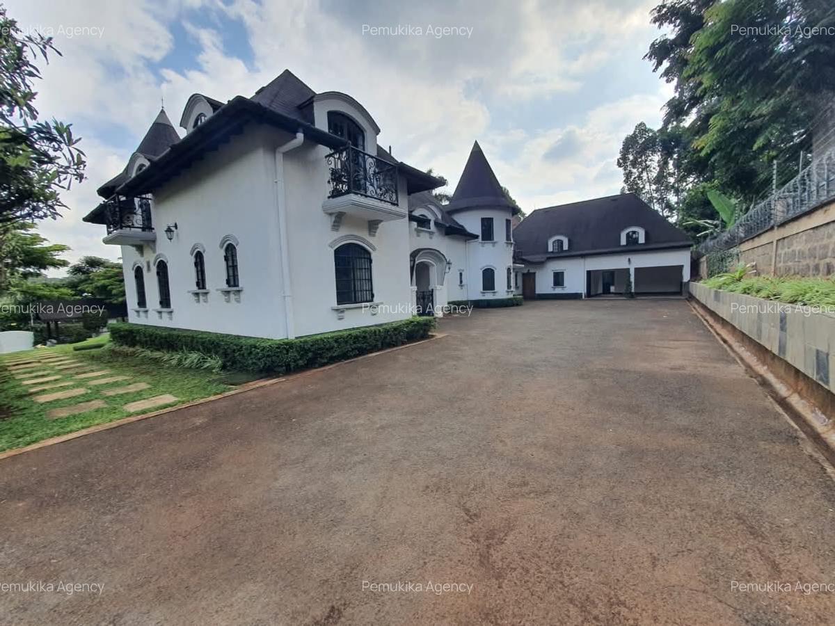5 Bed Townhouse with En Suite in Lavington - 2
