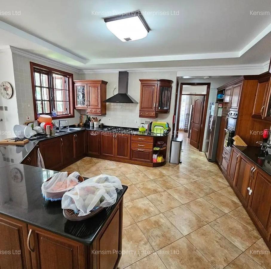 5 Bed House with En Suite in Loresho - 12