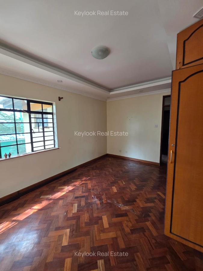4 Bed Townhouse with En Suite at Lavington - 7