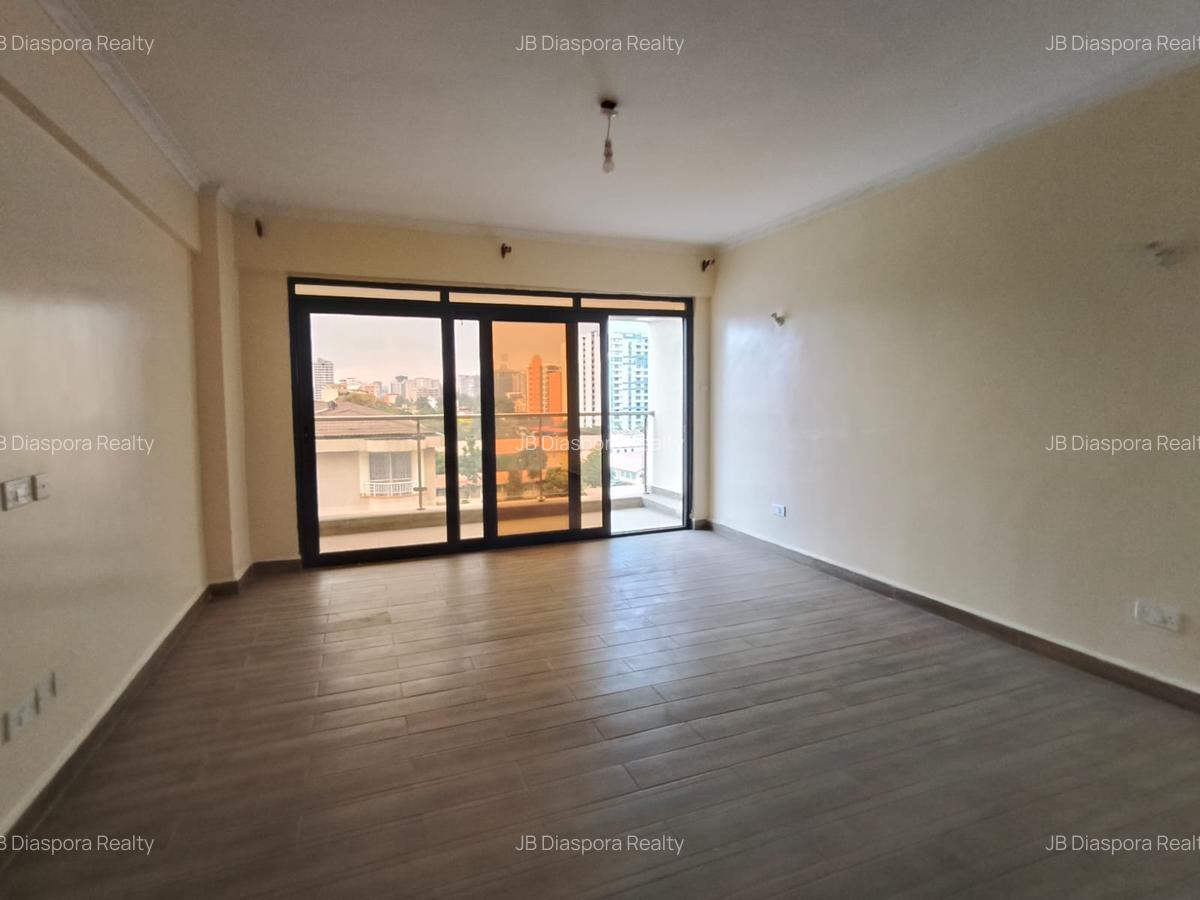 4 Bed Apartment with En Suite at 6Th Parklands - 1