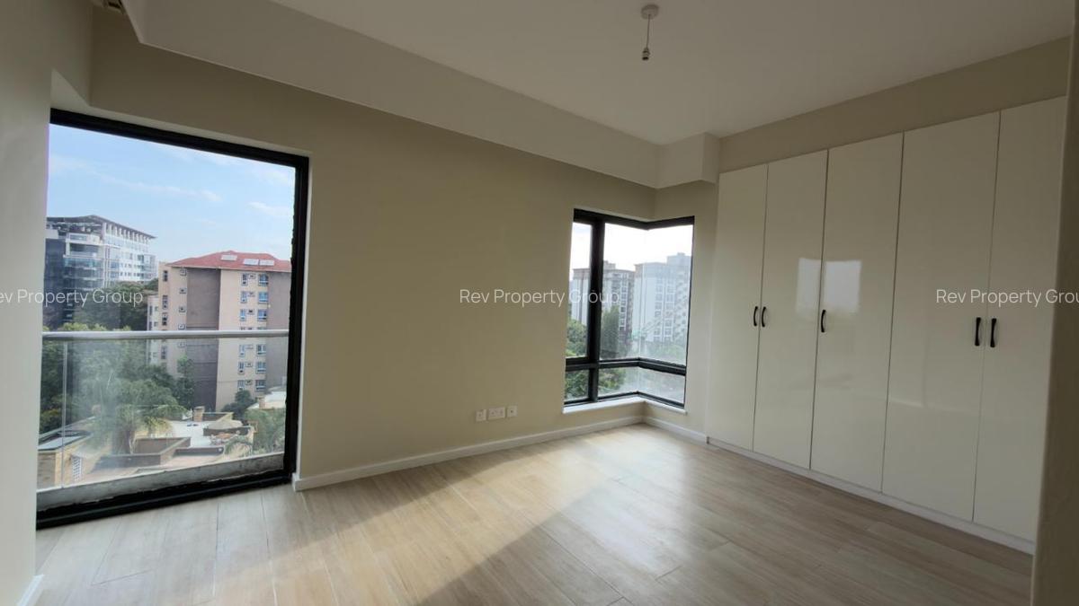 2 Bed Apartment with En Suite in Riverside - 9