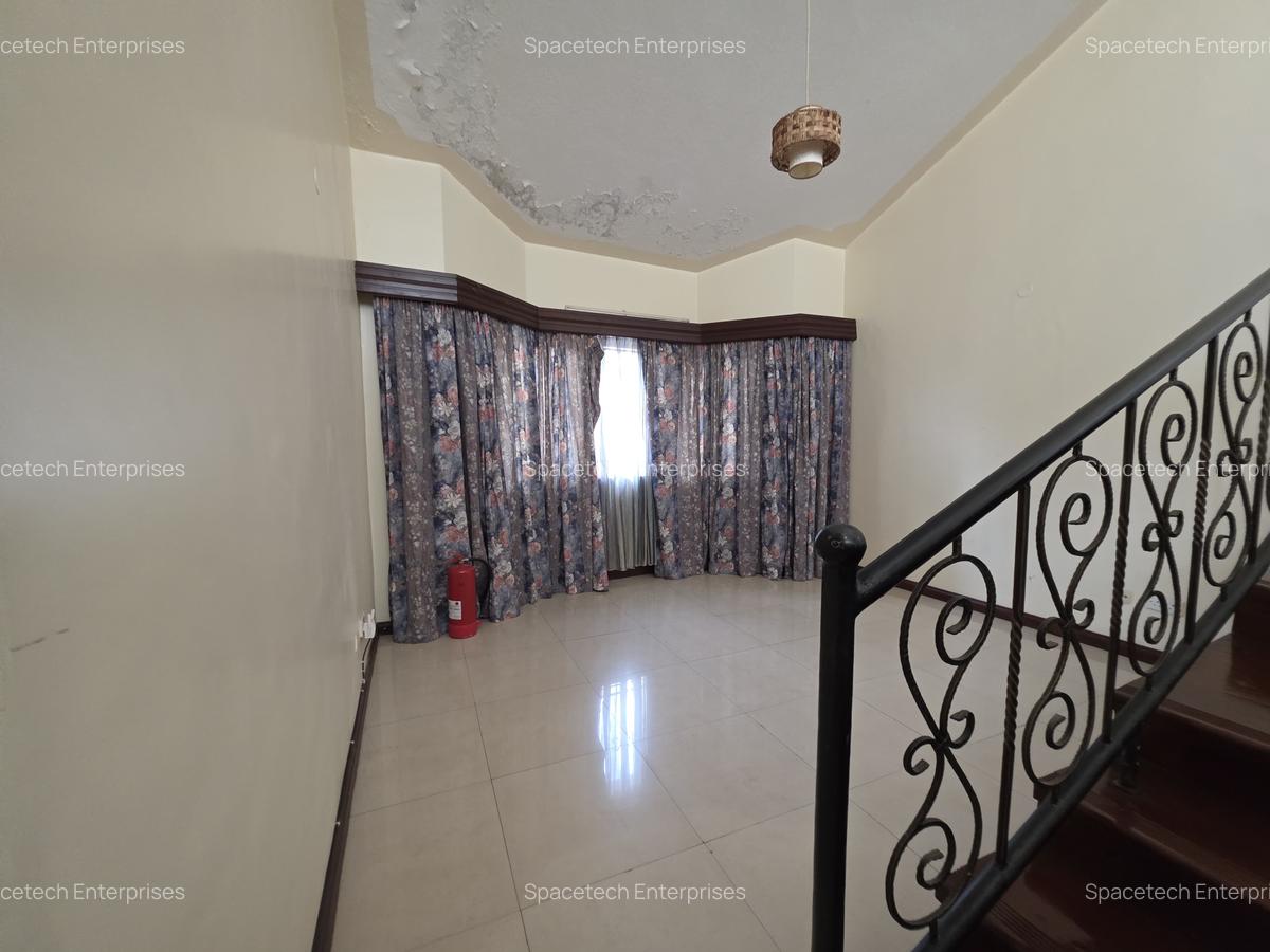 4 Bed Townhouse with En Suite in Westlands Area - 18