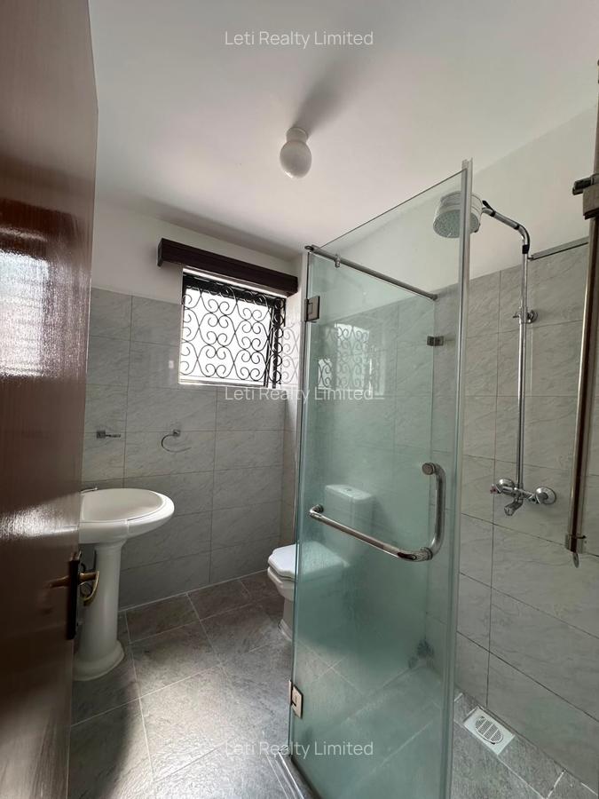 5 Bed Townhouse with En Suite in Kilimani - 12