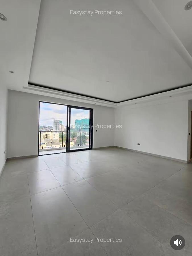 3 Bed Apartment with En Suite in Brookside - 1