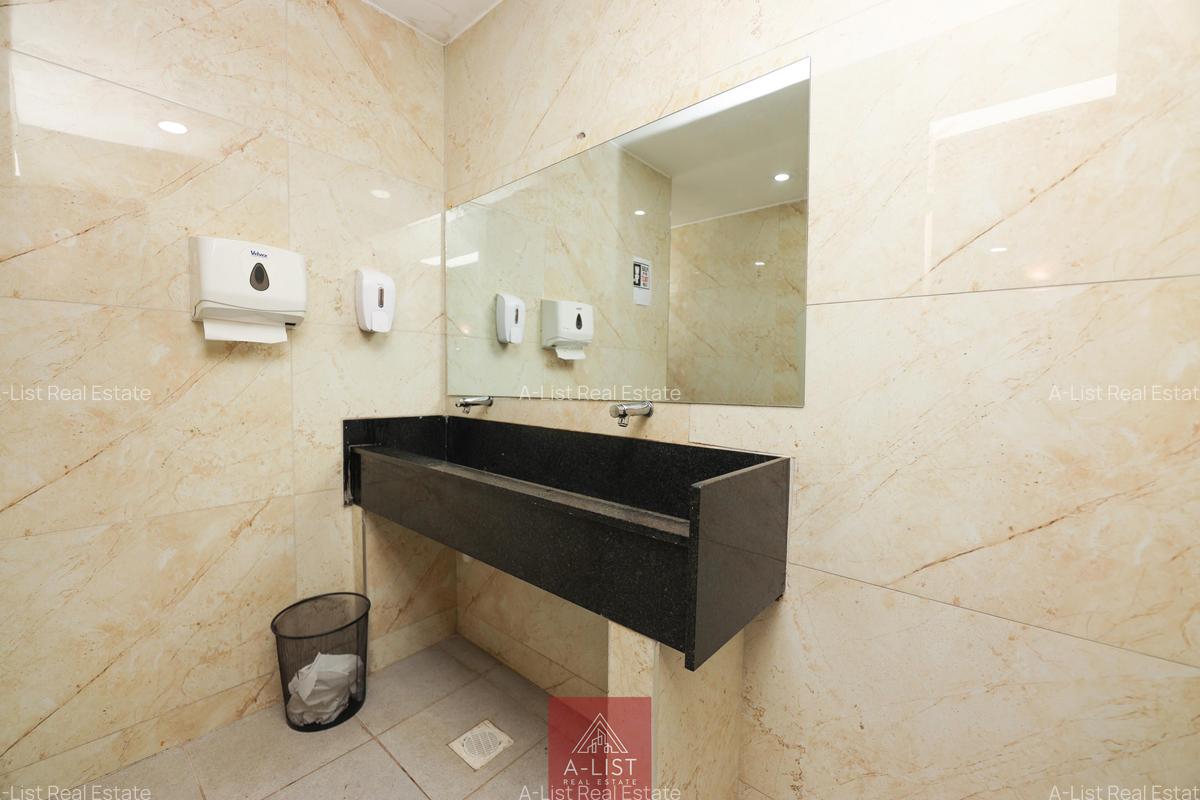1,938 ft² Commercial Property with Service Charge Included at Marcus Garvey Road - 9