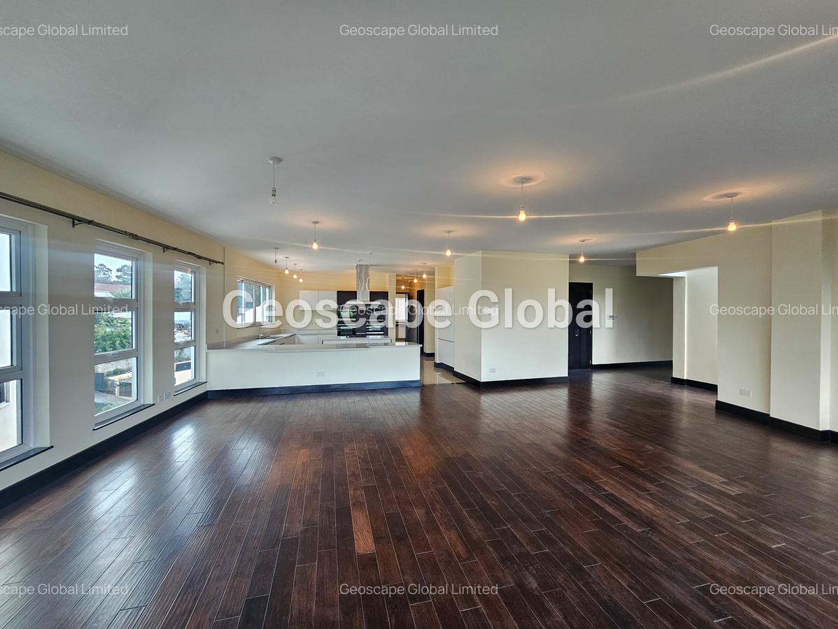 5 Bed Apartment with En Suite in Spring Valley - 5
