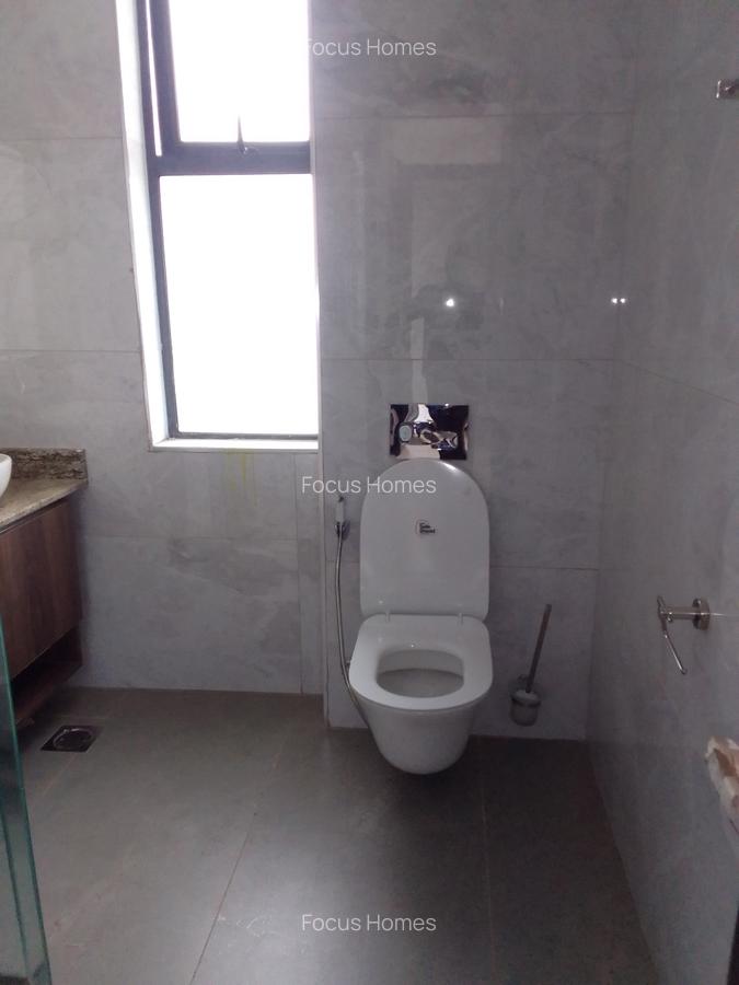 3 Bed Apartment with En Suite in Riverside - 3