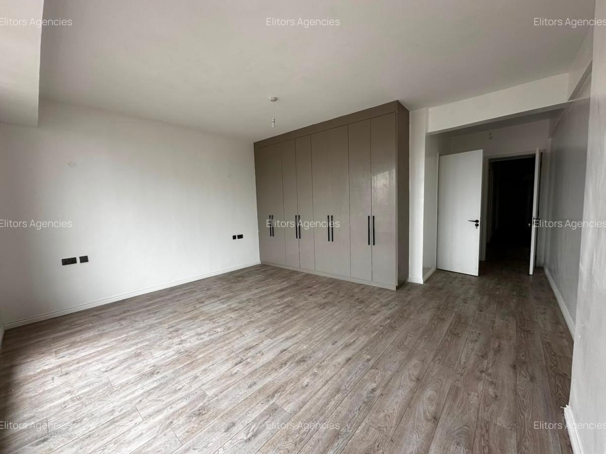3 Bed Apartment with En Suite at 6Th Parklands Avenue - 7