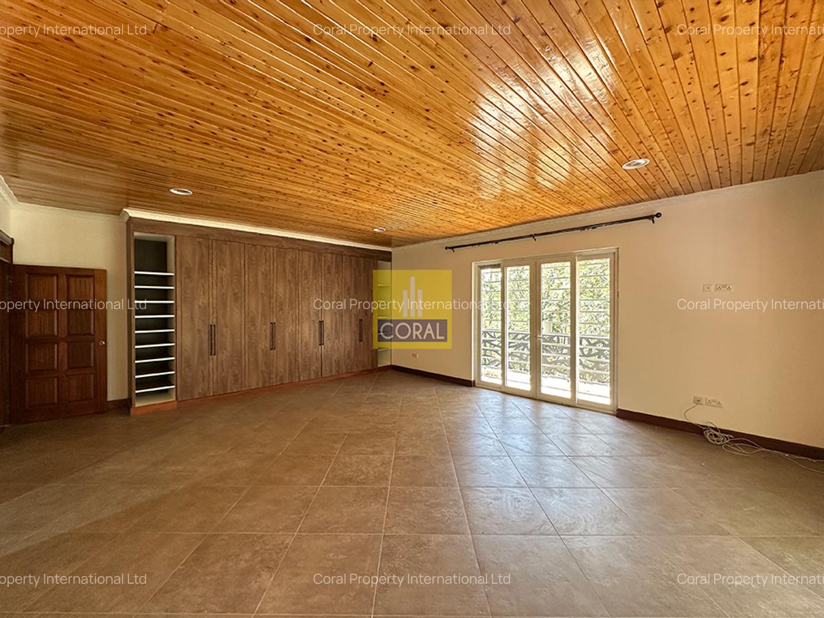 5 Bed Townhouse in Rosslyn - 8