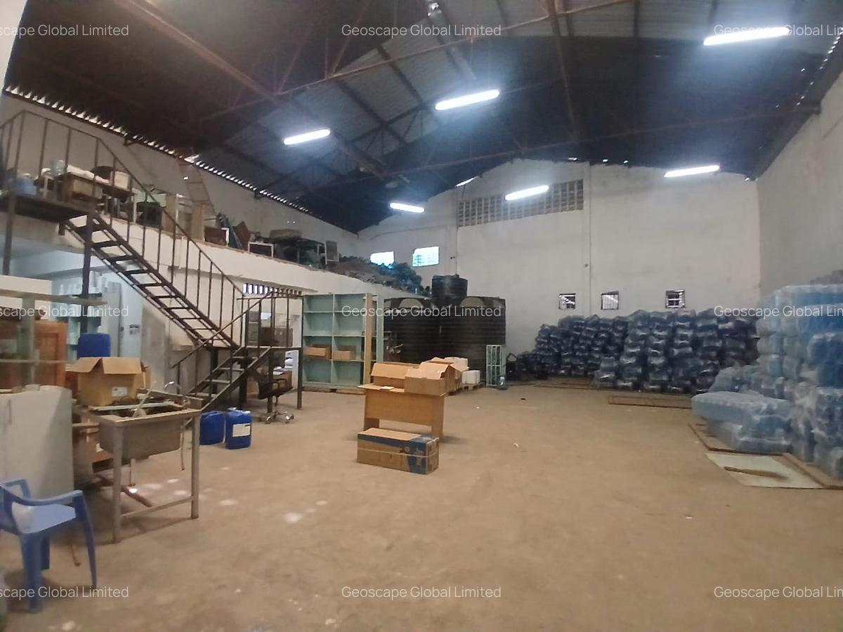 5,000 ft² Warehouse with Backup Generator in Industrial Area - 2