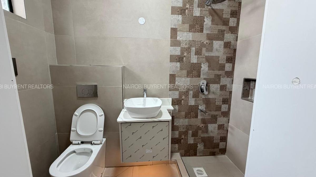 4 Bed Apartment with En Suite in Parklands - 17