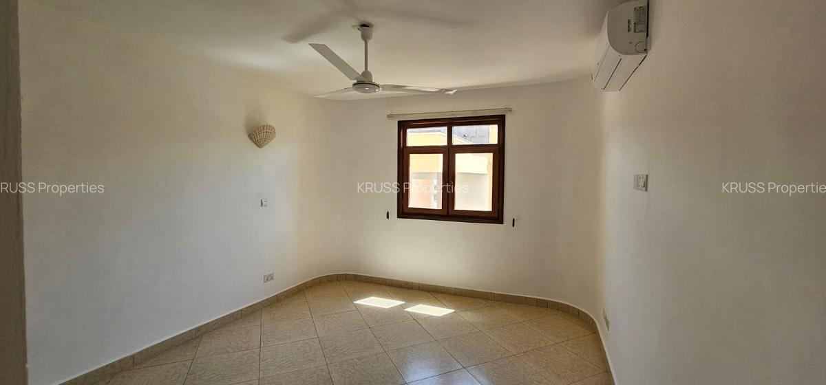 2 Bed Apartment with En Suite in Shanzu - 3