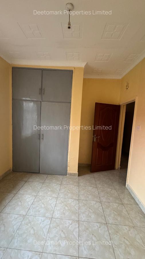 4 Bed House with En Suite at Karen End - 16