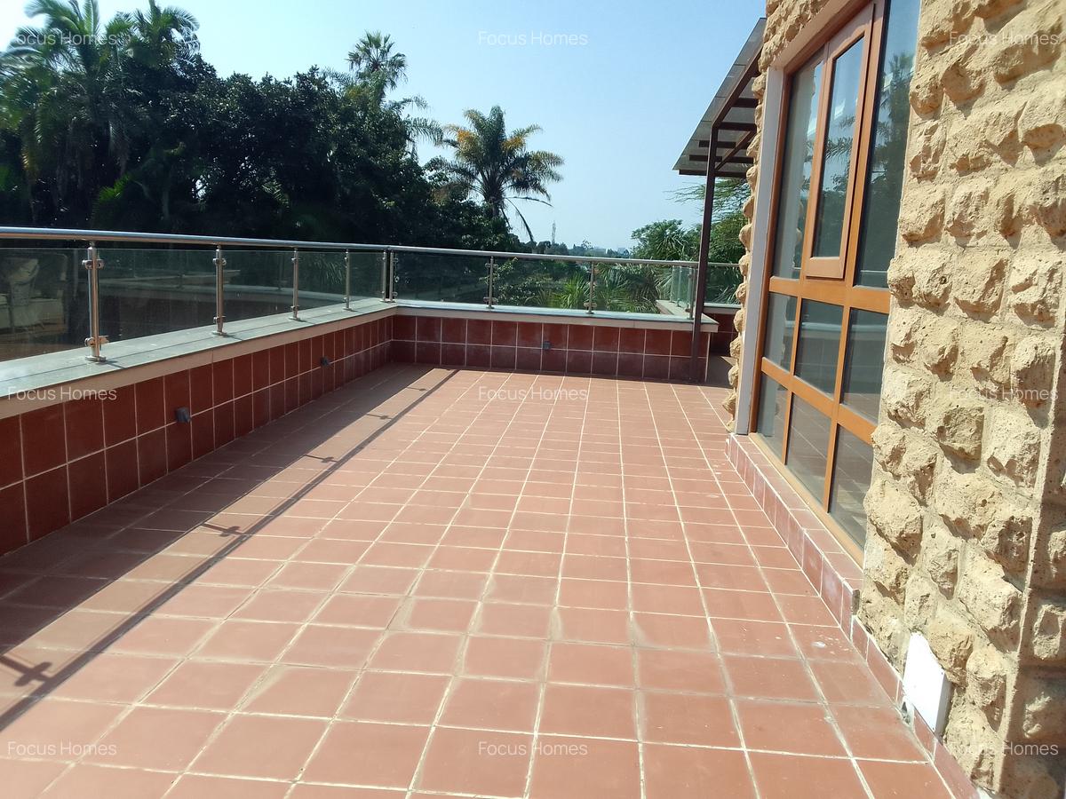 6 Bed Townhouse with En Suite in Lavington - 7