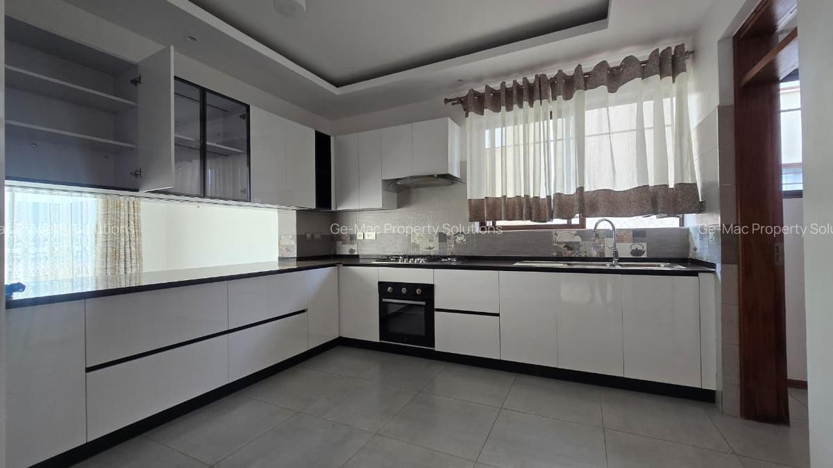4 Bed House with En Suite in Kiambu Road - 4