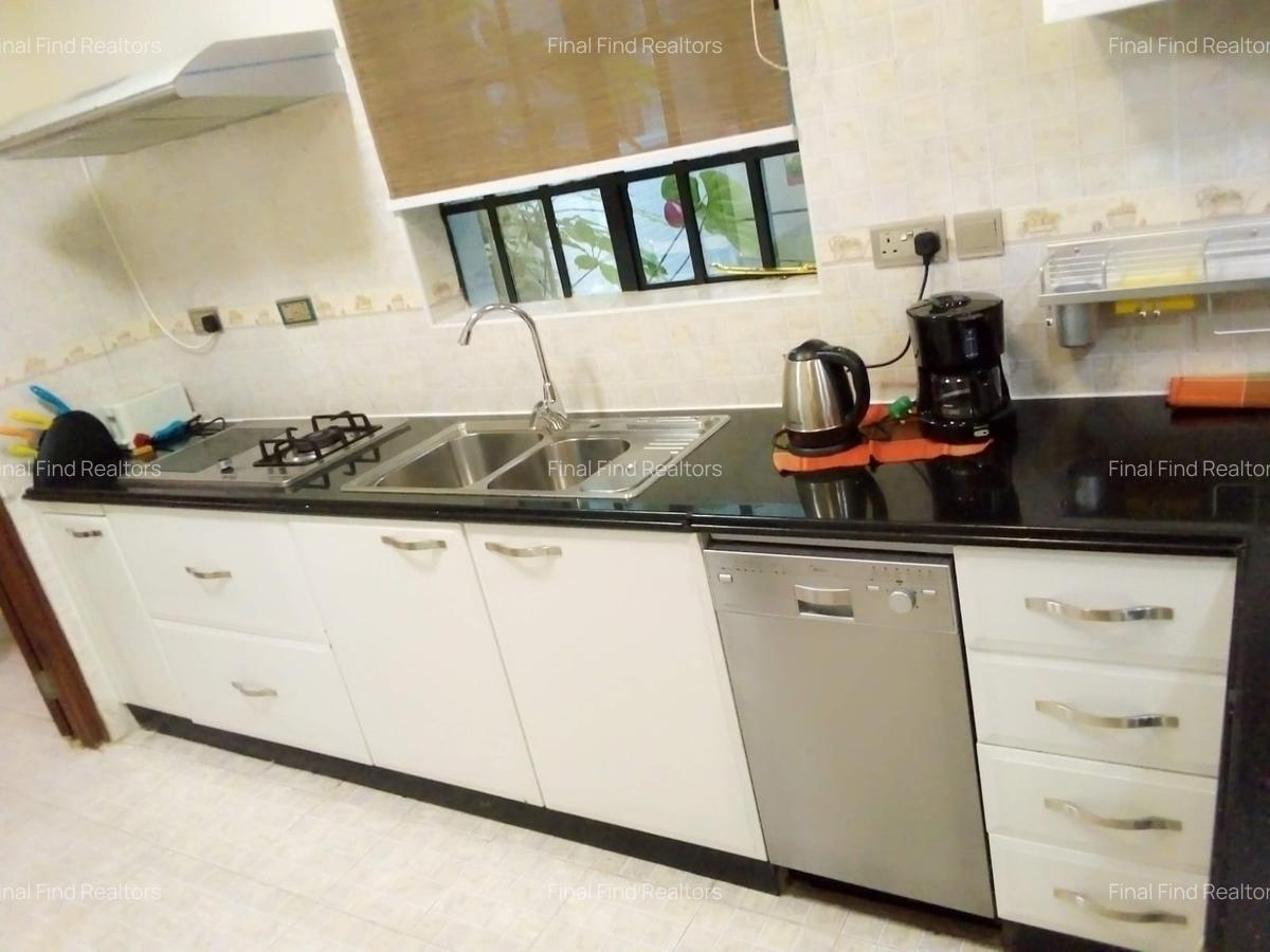 2 Bed House with En Suite in Nyari - 2