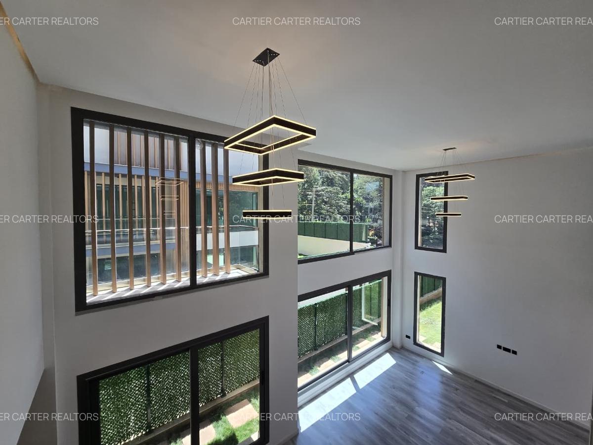 6 Bed Villa with En Suite in Lavington - 14