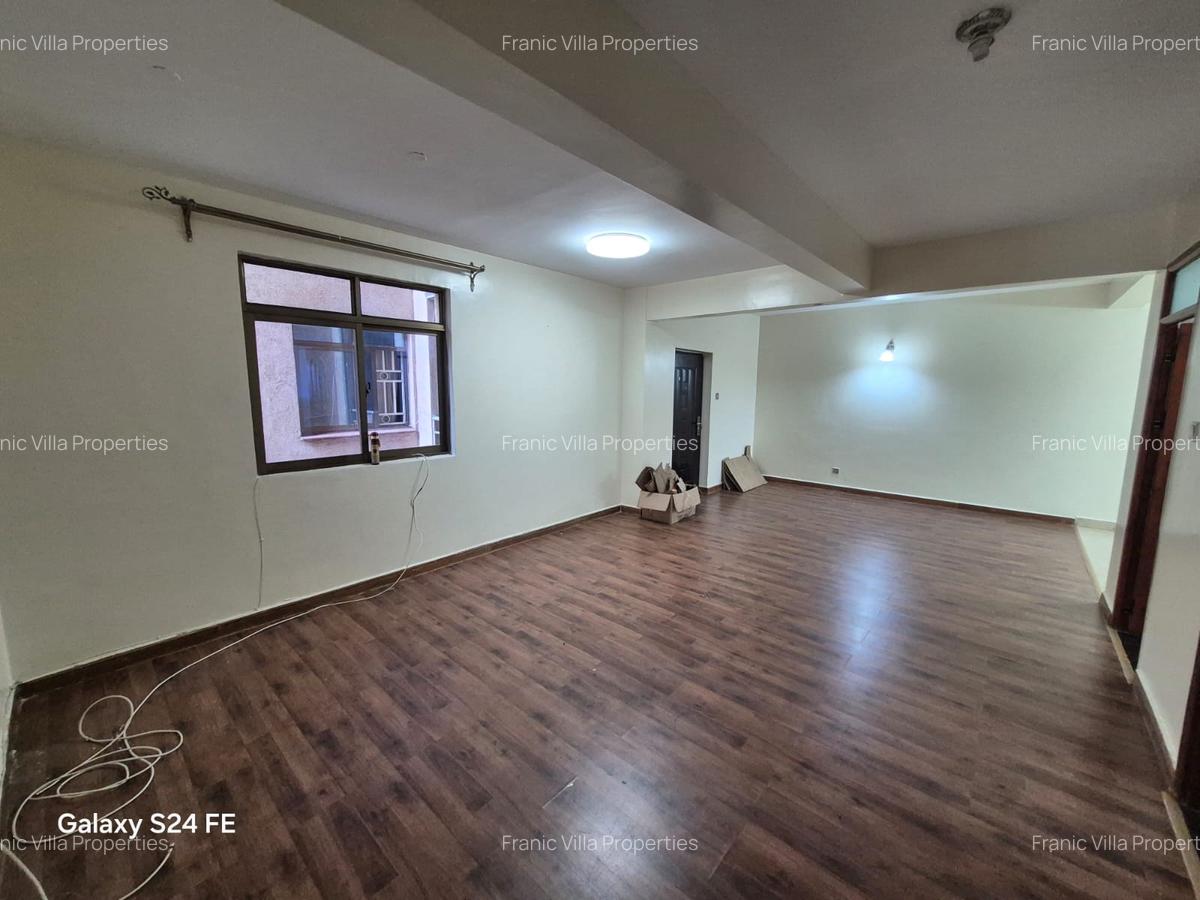 3 Bed Apartment with En Suite at Lavington - 4