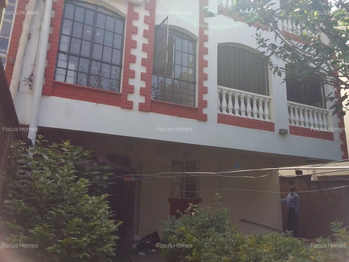 5 Bed Townhouse with En Suite in Lavington - 17