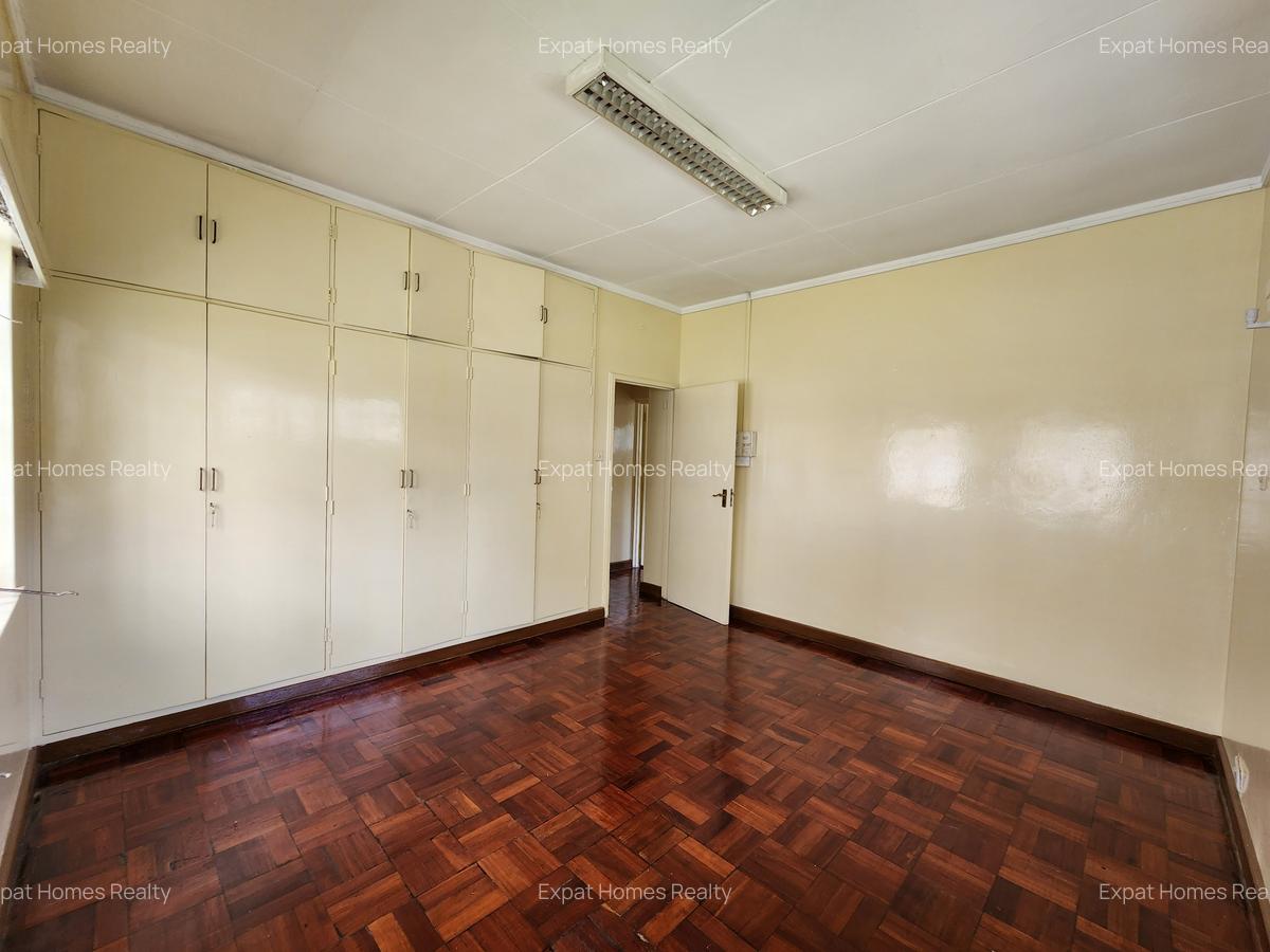 Commercial Property with Parking in Kilimani - 6