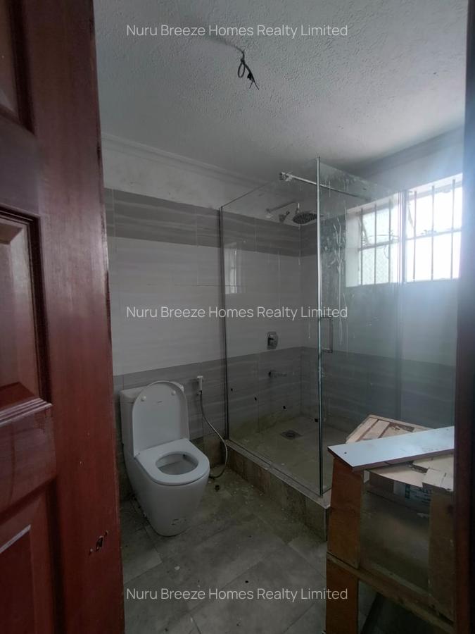 5 Bed House with En Suite in Runda - 20
