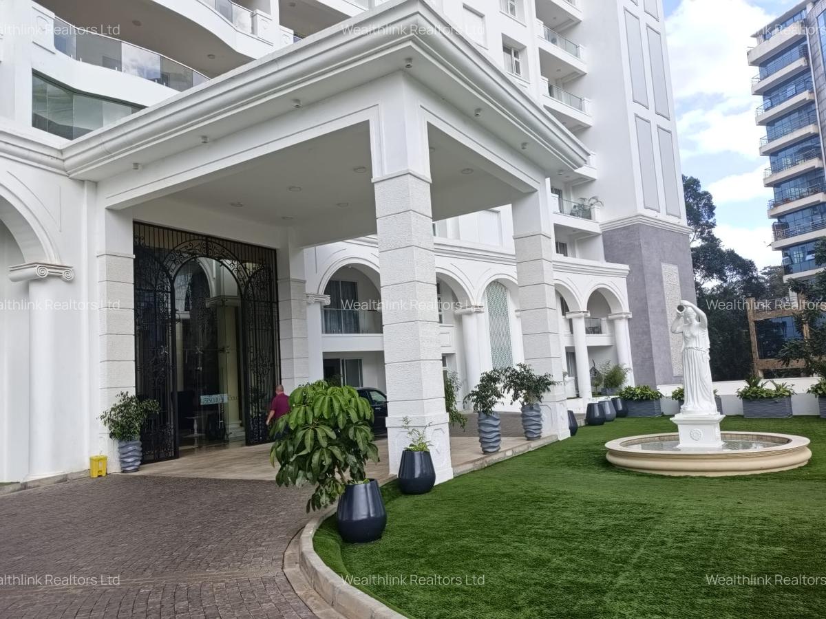 3 Bed Apartment with En Suite at Collosium - 16